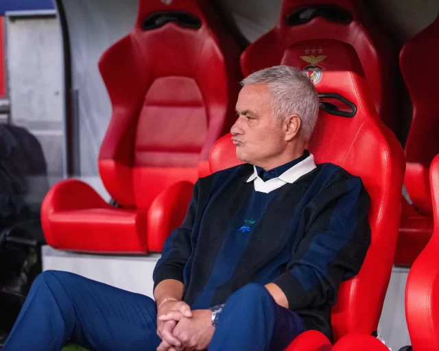 Fenerbahçe’de teknik direktör Jose Mourinho dönemi resmen kapandı. Ama bu
