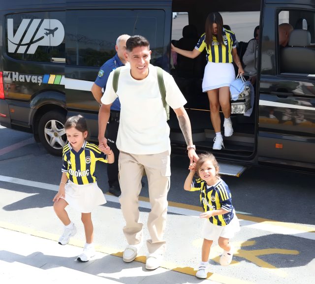 Fenerbahçe Edson Alvarez’i Neden Transfer Etti? Fenerbahçe, orta sahaya fizikli,