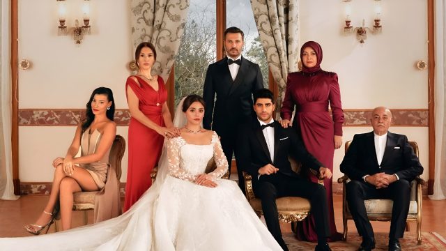 Televizyon dünyası bir kez daha “Kızılcık Şerbeti”yle çalkalanıyor. Show TV’nin