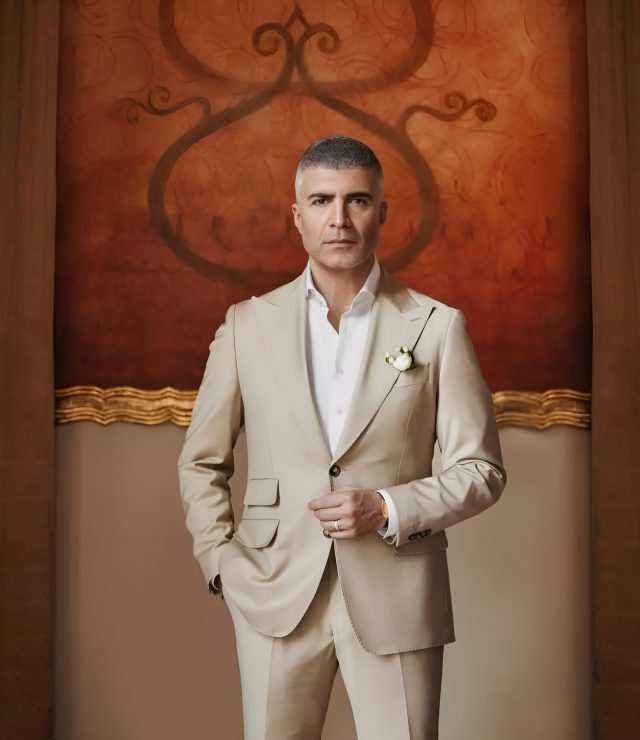 Ünlü sanatçı Özcan Deniz’in İstanbul konserinde yaptığı veda konuşması hayranlarını