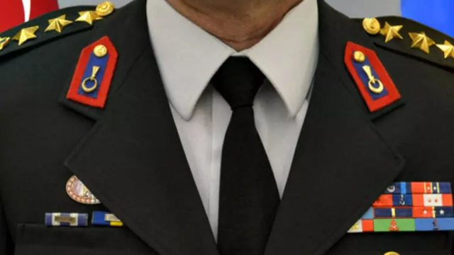 Rüyada Albay Görmek: Anlamı, İşaretleri ve Kapsamlı Rüya Tabiri Rüyada