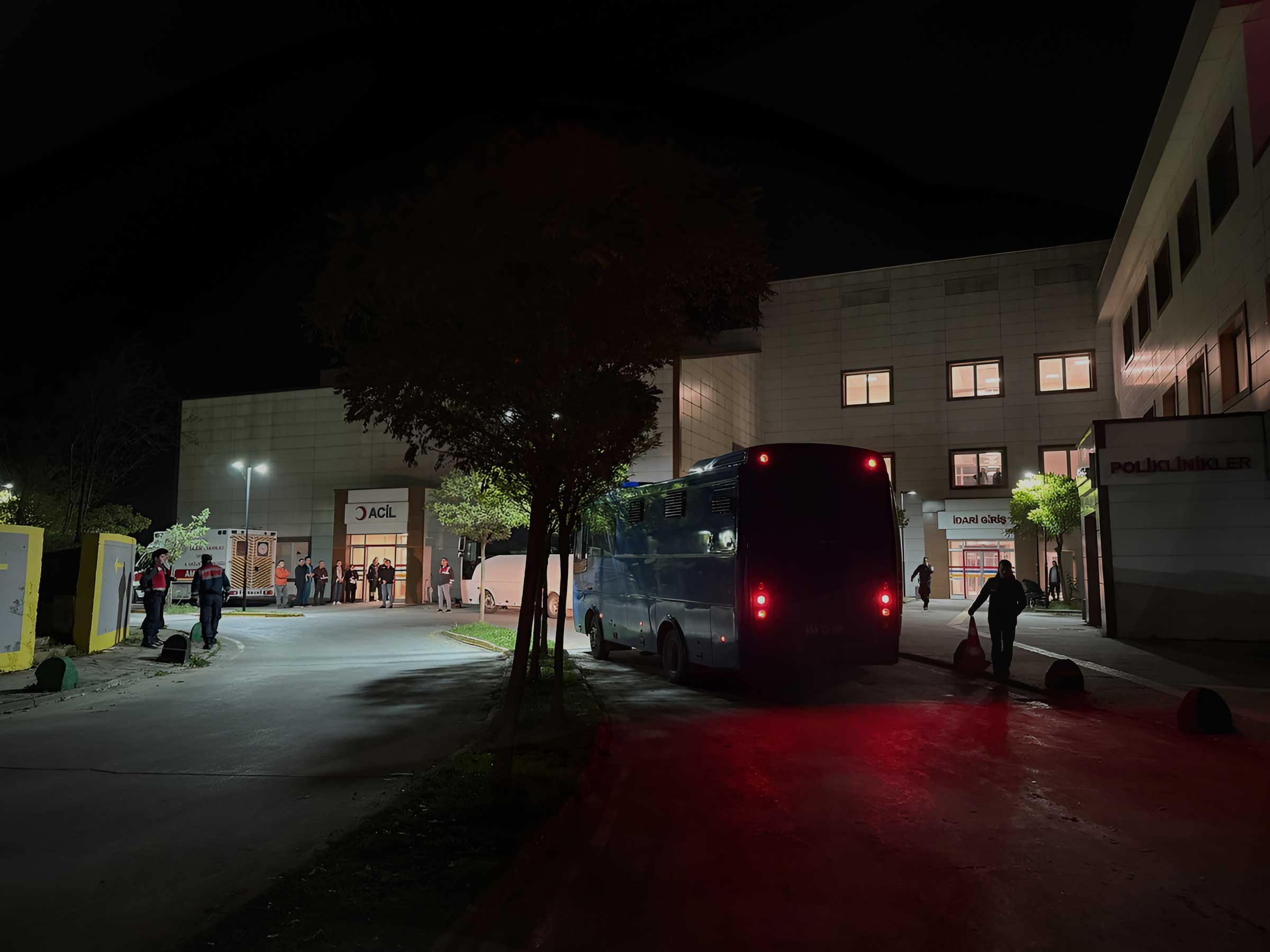 Sakarya Cezaevinde Zehirlenme Alarmı: 266 Mahkum Etkilendi, Kampüs İçine Sahra