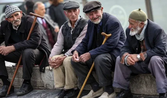 Emekliler İçin 2026 Yılı Ne Anlama Geliyor? Türkiye’de milyonlarca emeklinin