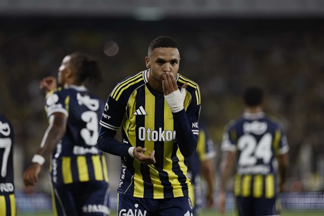 Devre arası transfer döneminin yaklaşmasıyla birlikte Fenerbahçe cephesinde hareketlilik hız