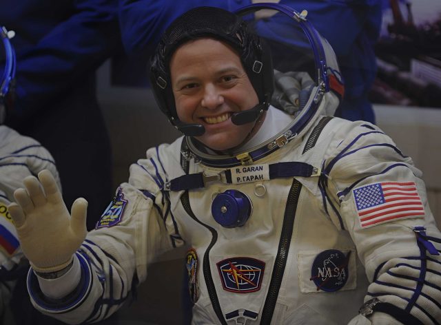 Uzaya çıkan astronotların anlattıkları, çoğu zaman roketler, yörüngeler ya da