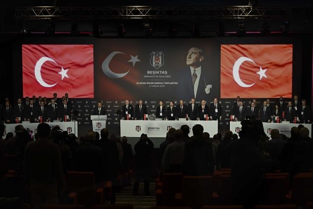 Türk futbolunun köklü kulüplerinden Beşiktaş’ta mali tablo bir kez daha