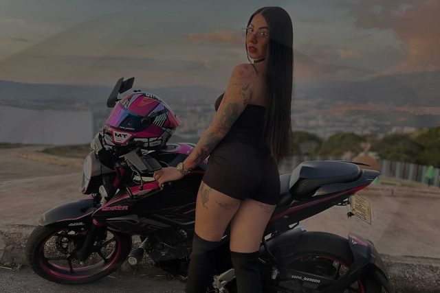 Sosyal medyada “BikerGirl” kullanıcı adıyla tanınan ve geniş bir takipçi