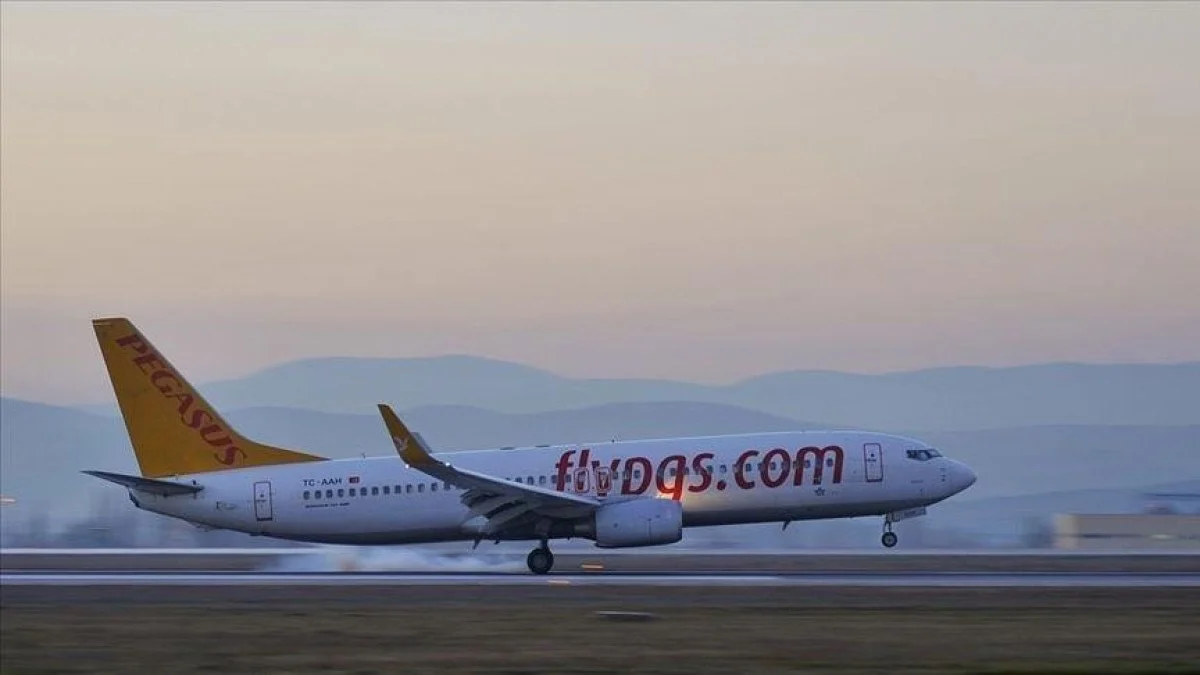 Pegasus Hava Yolları’nın İstanbul–KKTC seferi 9 saat gecikmeyle havalandı. Kar