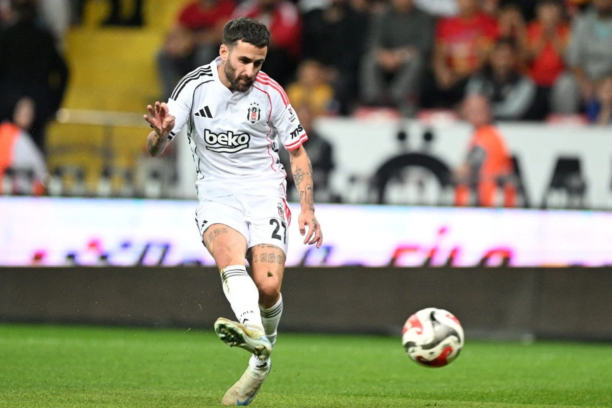 Benfica Sportif Direktörü Mario Branco, Rafa Silva transferi kapsamında İstanbul’a
