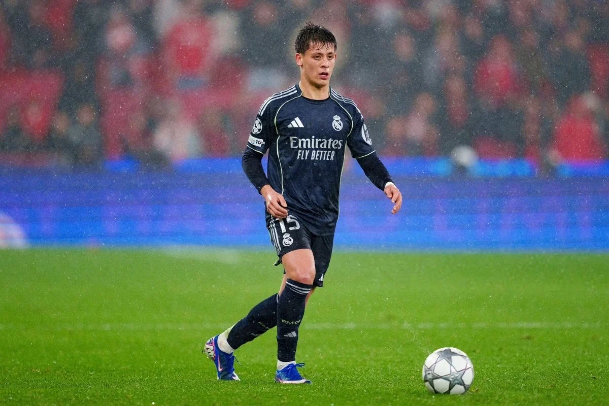 Real Madrid-Benfica maçında Arda Güler oyundan çıkınca tepkisini gizleyemedi. Milli