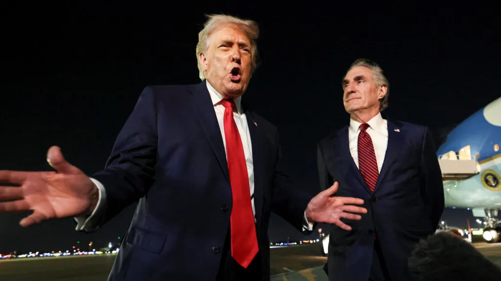 ABD Başkanı Donald Trump, Emmanuel Macron ve NATO Genel Sekreteri