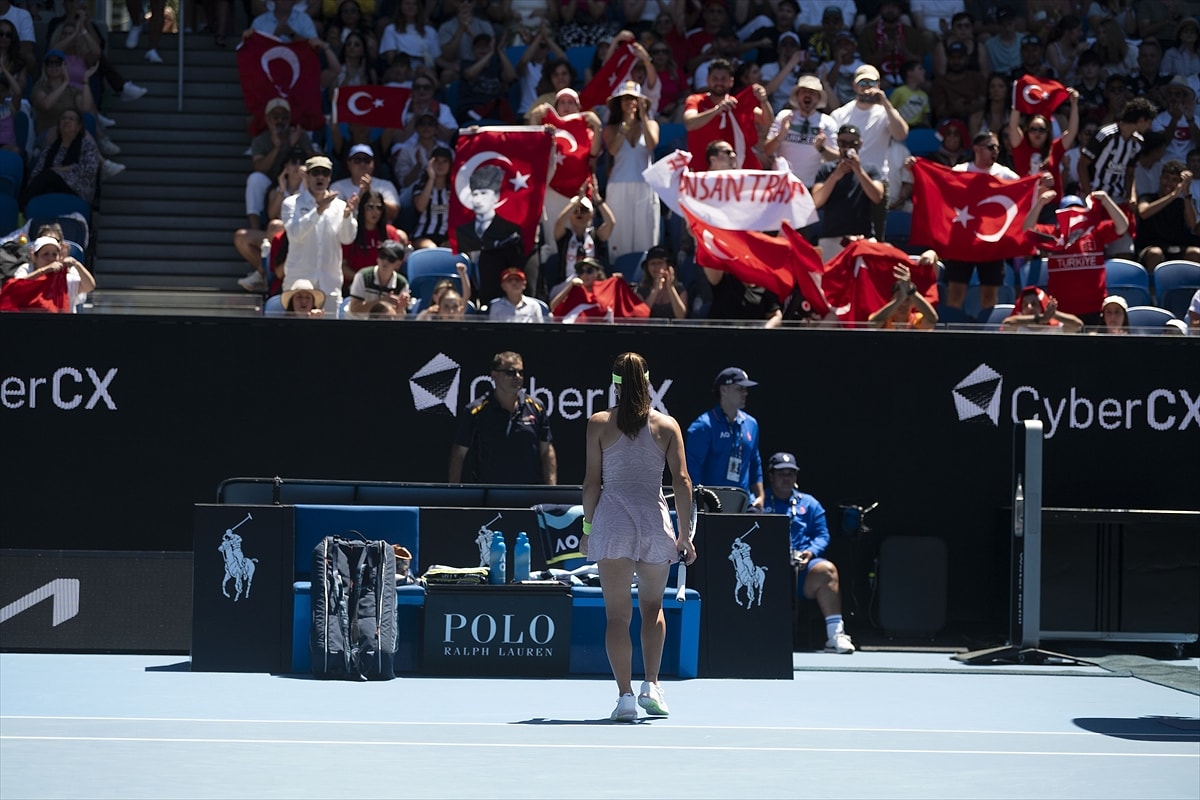 Milli tenisçi Zeynep Sönmez, Avustralya Açık 3. turunda Yulia Putintseva’ya