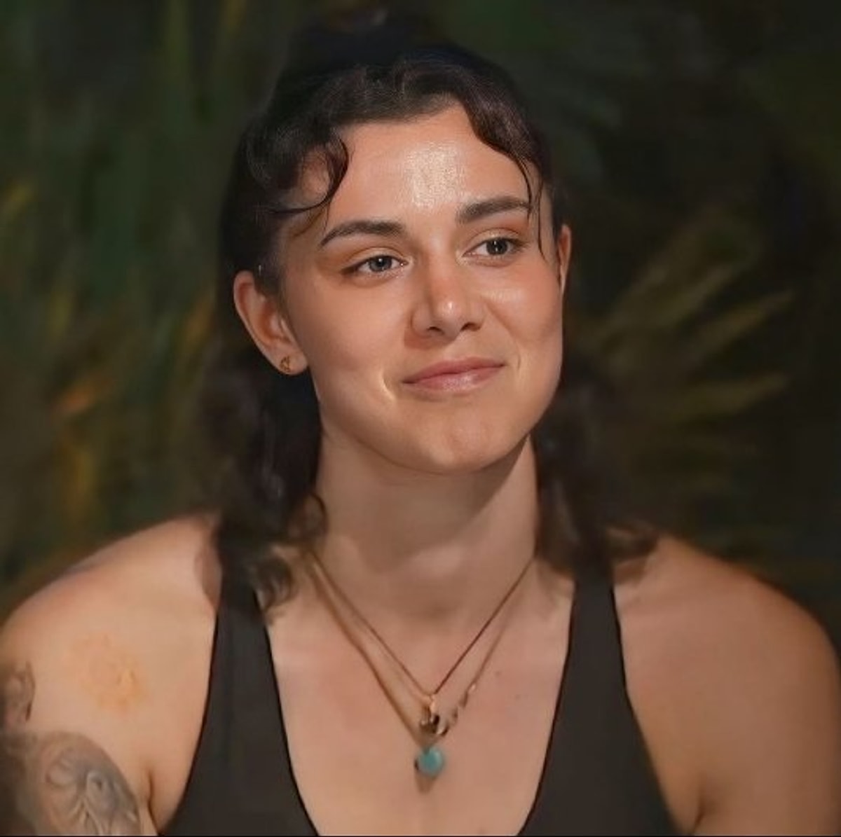 Survivor şampiyonu Nefise Karatay, Survivor 2026’ya estetik değişimiyle döndü. Sosyal