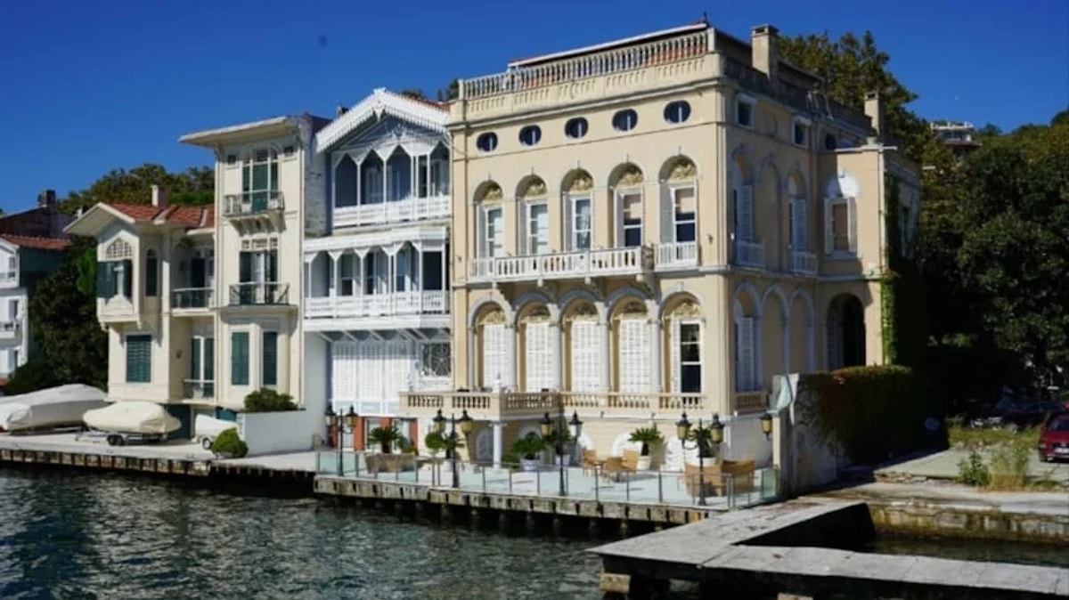 İstanbul Boğazı’nın tarihi simgesi Kara Todori Yalısı icra yoluyla satışa