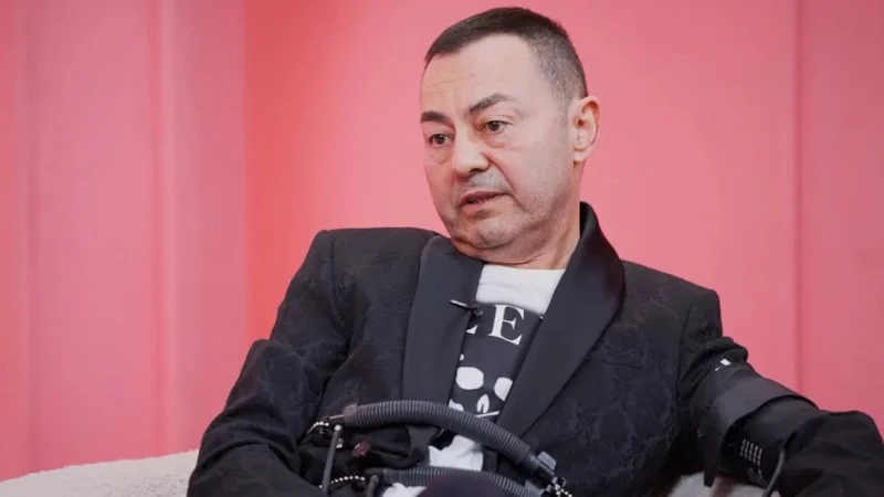 Serdar Ortaç, katıldığı programda evliliğe sıcak bakmadığını söyledi. Ünlü şarkıcı,