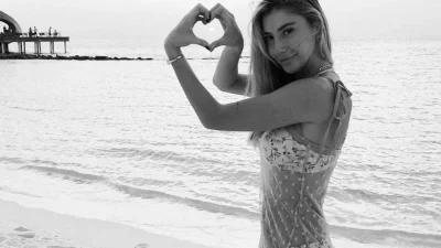 Şeyma Subaşı “Artık bikinili fotoğraf yok” demişti. Siyah beyaz bikinili