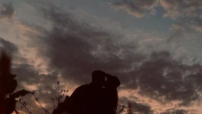 Aslıhan Malbora, Çağatay Ulusoy’la ilk romantik kareyi paylaştı. Uzun süredir