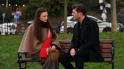 Yalı Çapkını’nın Minik Yıldızı Aynı Yağmur Altında’ya Katıldı! Reytingler Değişecek mi? Yalı Çapkını’nın minik yıldızı Sara Yılmaz, Aynı Yağmur Altında dizisine