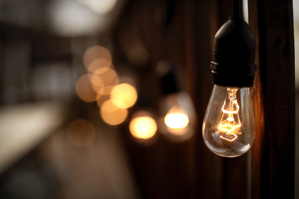 Evde ışıkları kapatmak mı açmak mı daha tasarruflu? Uzmanlar LED,
