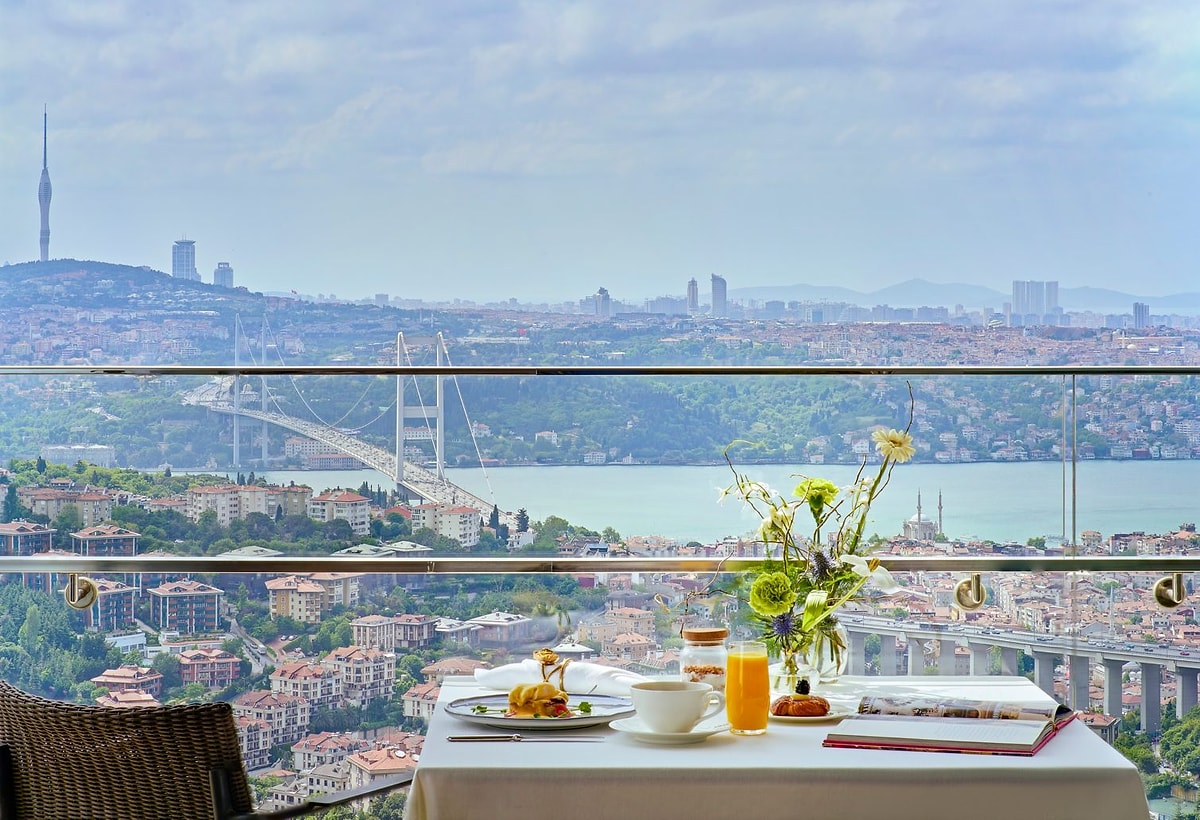 İstanbul’da 2026 iftar menüsü fiyatları açıklandı. Çırağan Sarayı 7.800 TL
