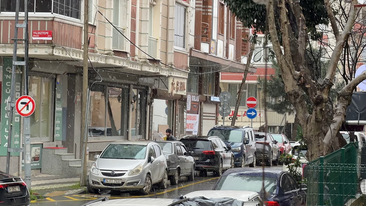 AKOM, İstanbul’da akşam saatlerinde kar yağışı beklediğini açıkladı. Hadımköy’de kar
