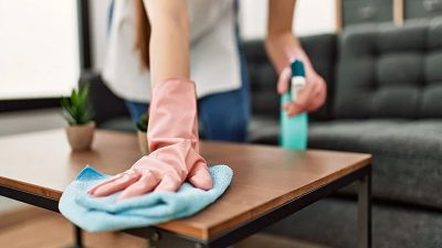 Büyükşehirlerde Gündelikçi Ücretleri 6 Bin Lirayı Gördü: Ev Temizliği Fiyatları Neden Bu Kadar Arttı? Büyükşehirlerde gündelikçi ücretleri 6 bin TL’ye kadar çıktı. 1+1’den 3+1’e