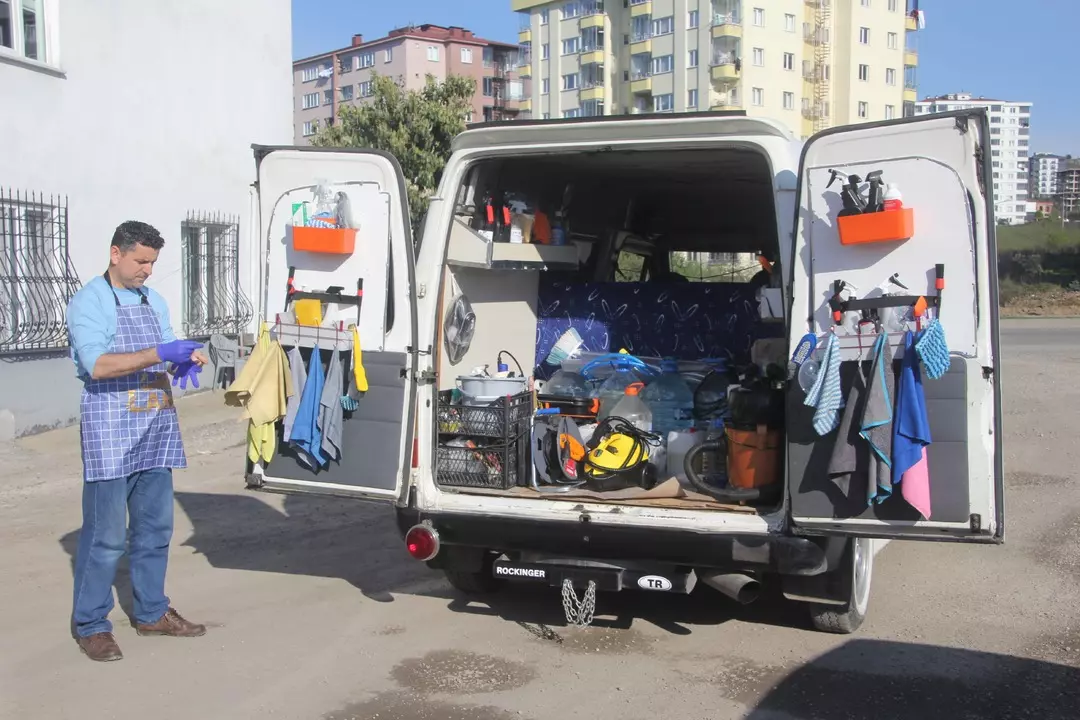 Ordu’da bir girişimci, yöneticiliği bırakıp susuz araç yıkama işine başladı.