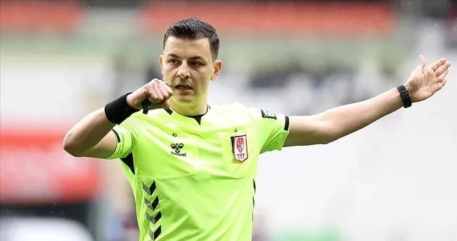 Beşiktaş Galatasaray derbisini yönetecek hakem Ozan Ergün merak konusu oldu.