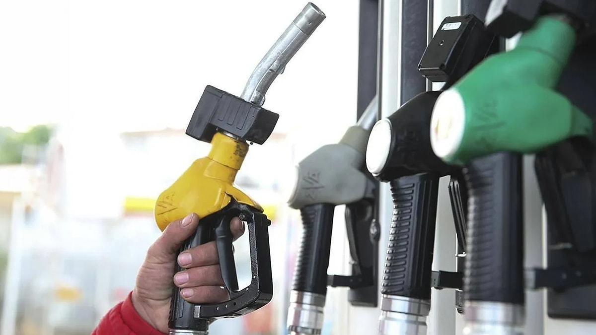 Motorine bu gece 6,23 TL zam geliyor. Akaryakıt fiyatları hızla