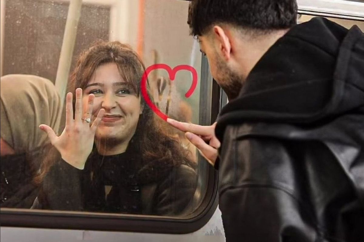 Metroda kalp çizen içerik üreticisi ve “nişanlıyım” diyen kadın yeniden