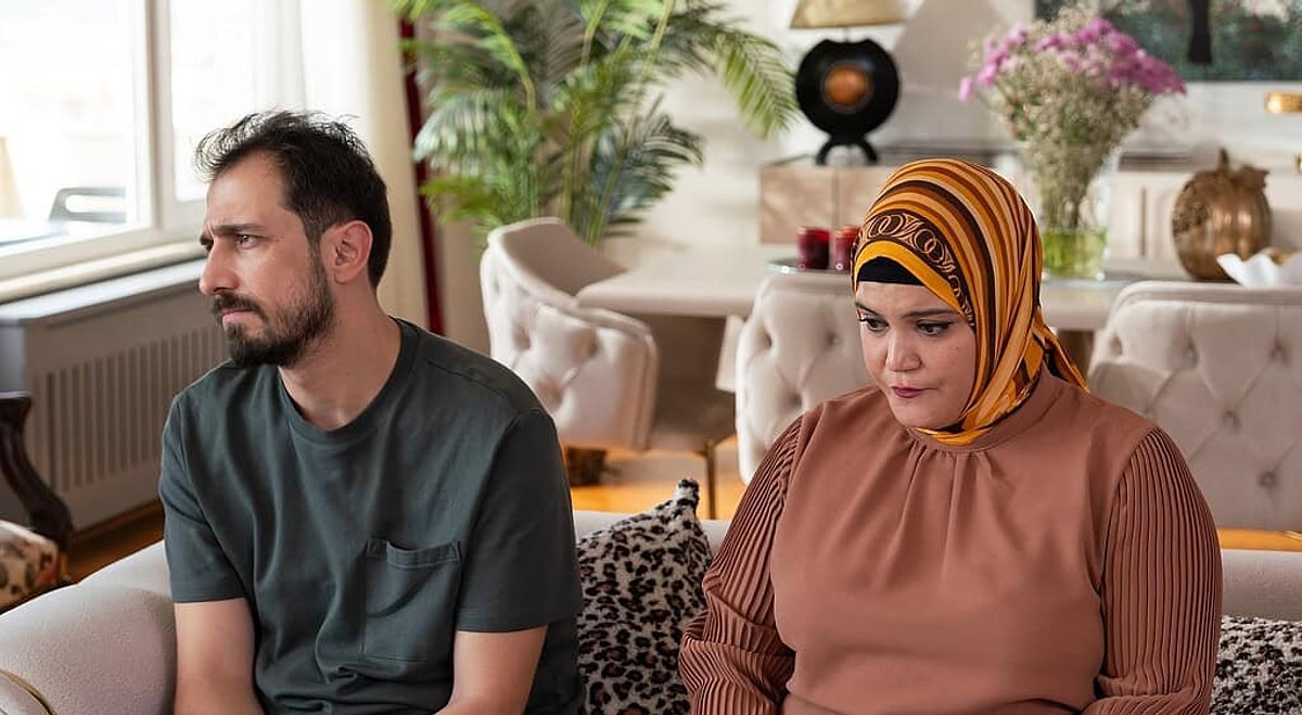 Kızılcık Şerbeti oyuncuları Feyza Civelek ve Seray Kaya’nın sosyal medya