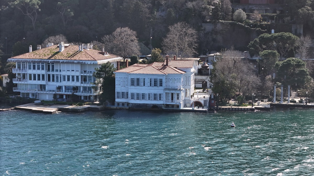 Kurtlar Vadisi dizisinin çekildiği Abud Efendi Yalısı’nın hissesi 170 milyon