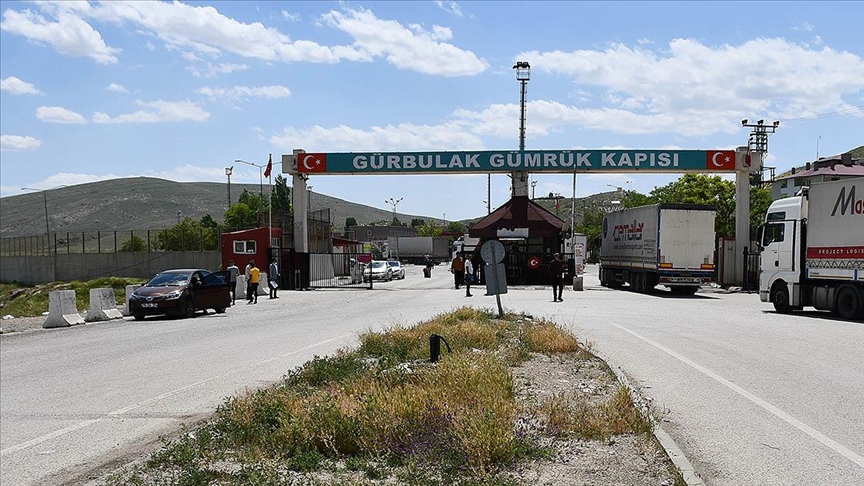 Ticaret Bakanı Ömer Bolat, Türkiye-İran sınır kapılarında günübirlik yolcu geçişlerinin