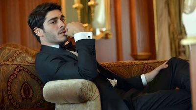 Burak Deniz kimdir, kaç yaşında ve nereli? Ünlü oyuncunun kariyeri