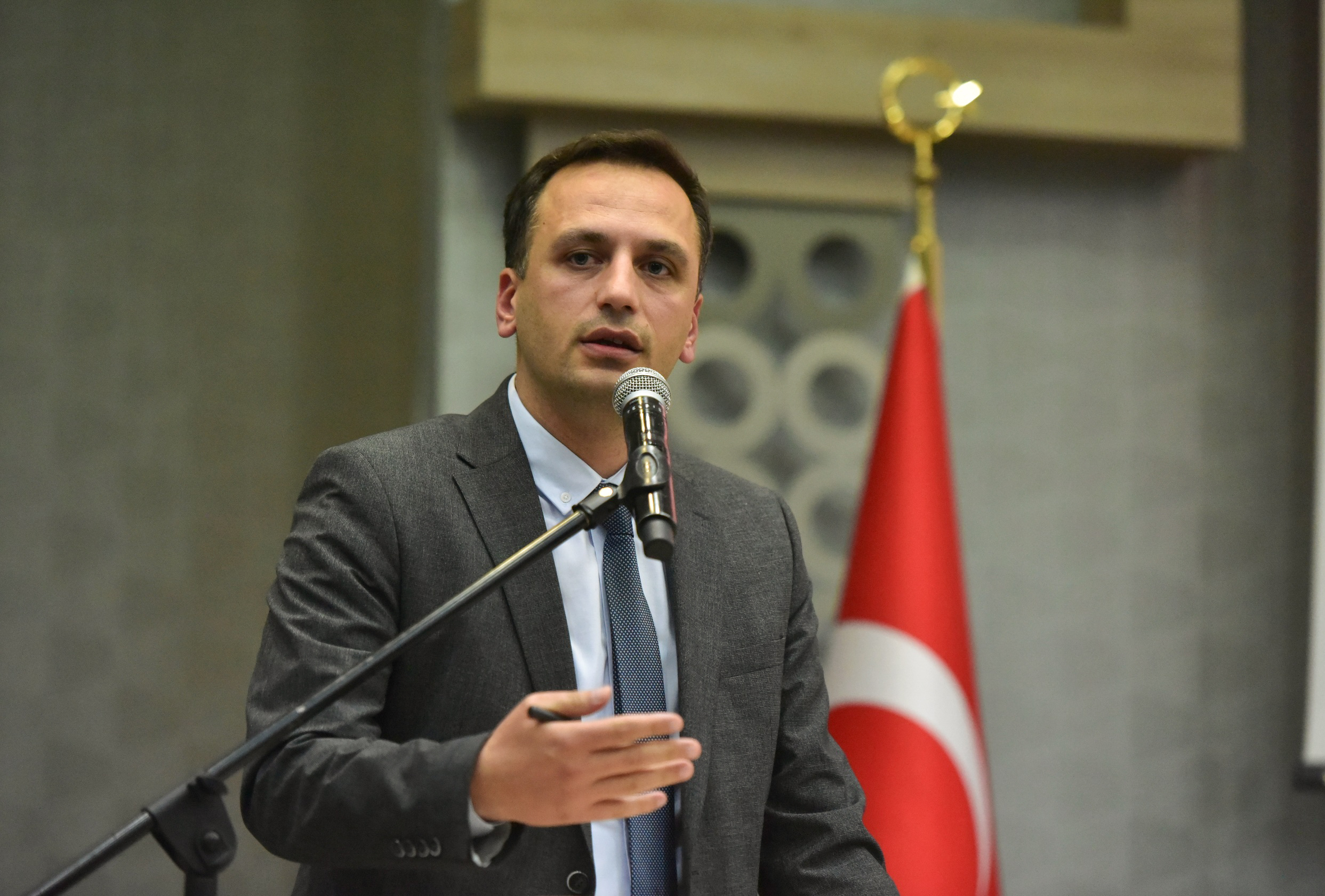 Bornova Belediye Başkanı Ömer Eşki ve 3 belediye görevlisi, rüşvet