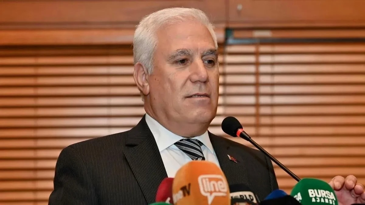Bursa’da yürütülen soruşturma kapsamında Büyükşehir Belediye Başkanı Mustafa Bozbey tutuklandı.