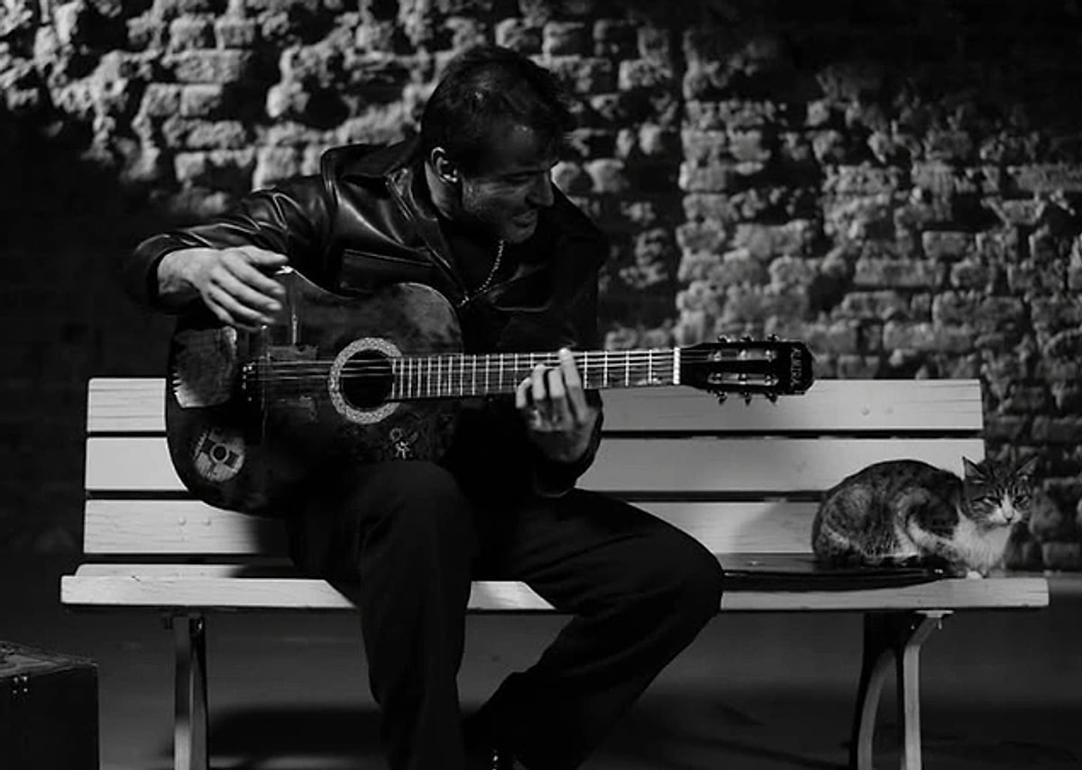 Hayatını kaybeden Rıza Tamer’in yokluktan sahneye uzanan etkileyici hayat hikayesi