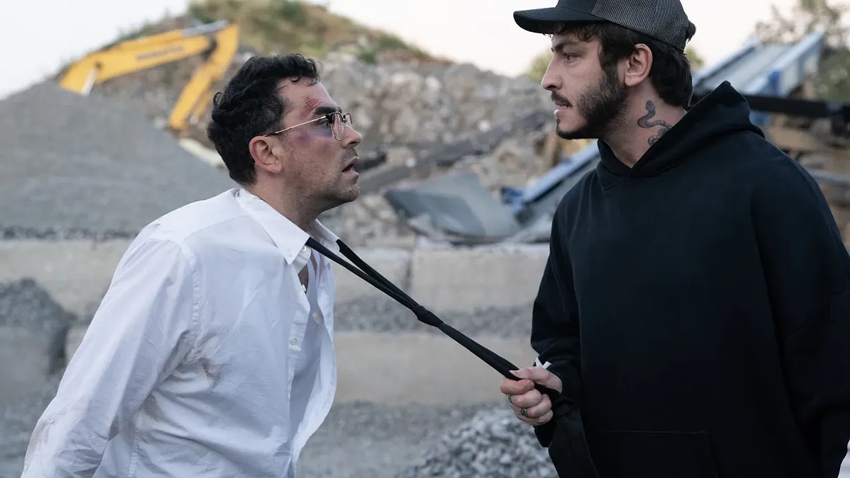 Boran Kuzum’un Netflix dizisi Big Mistakes’teki performansı sosyal medyada büyük
