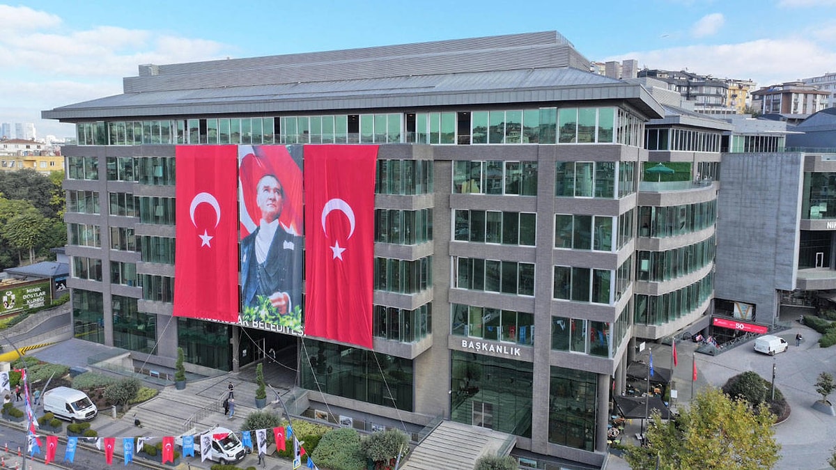 İstanbul Üsküdar Belediyesi’nde ruhsat usulsüzlüğü ve rüşvet iddialarıyla 30 adrese