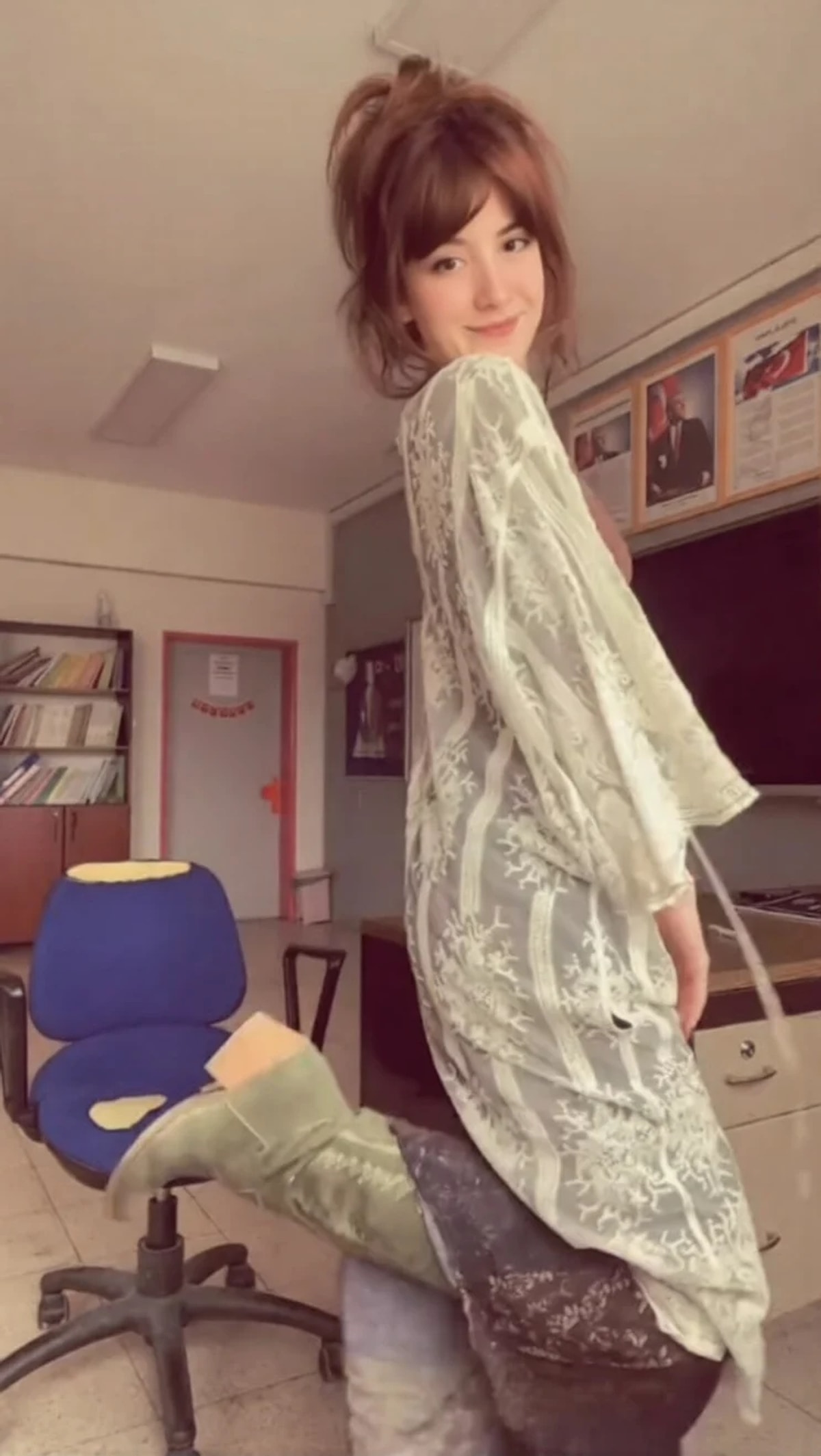 TikTok’ta paylaştığı video sonrası gündem olan “büyücü öğretmen”, gelen tepkiler