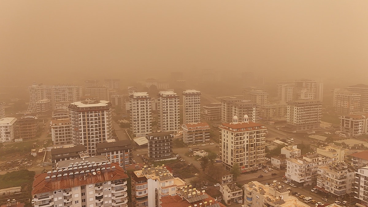 Meteoroloji, Afrika’dan gelen çöl tozu nedeniyle 13 il için sarı
