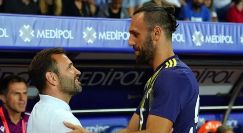 Süper Lig'de sezonu şampiyonluk kupasıyla taçlandıran Galatasaray, yeni sezonun kadro