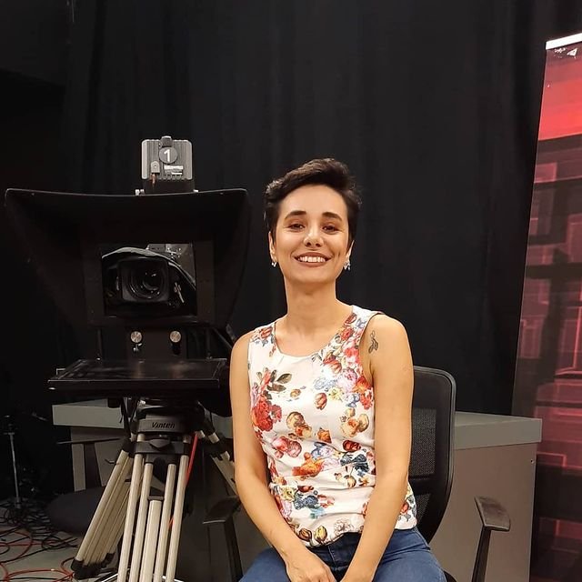Televizyon ekranlarında sunduğu haber programları, ses getiren röportajları ve yaptığı