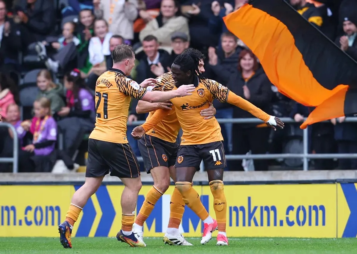 İngiltere Championship'te heyecan dolu son hafta! Hull City, Oliver McBurnie'nin
