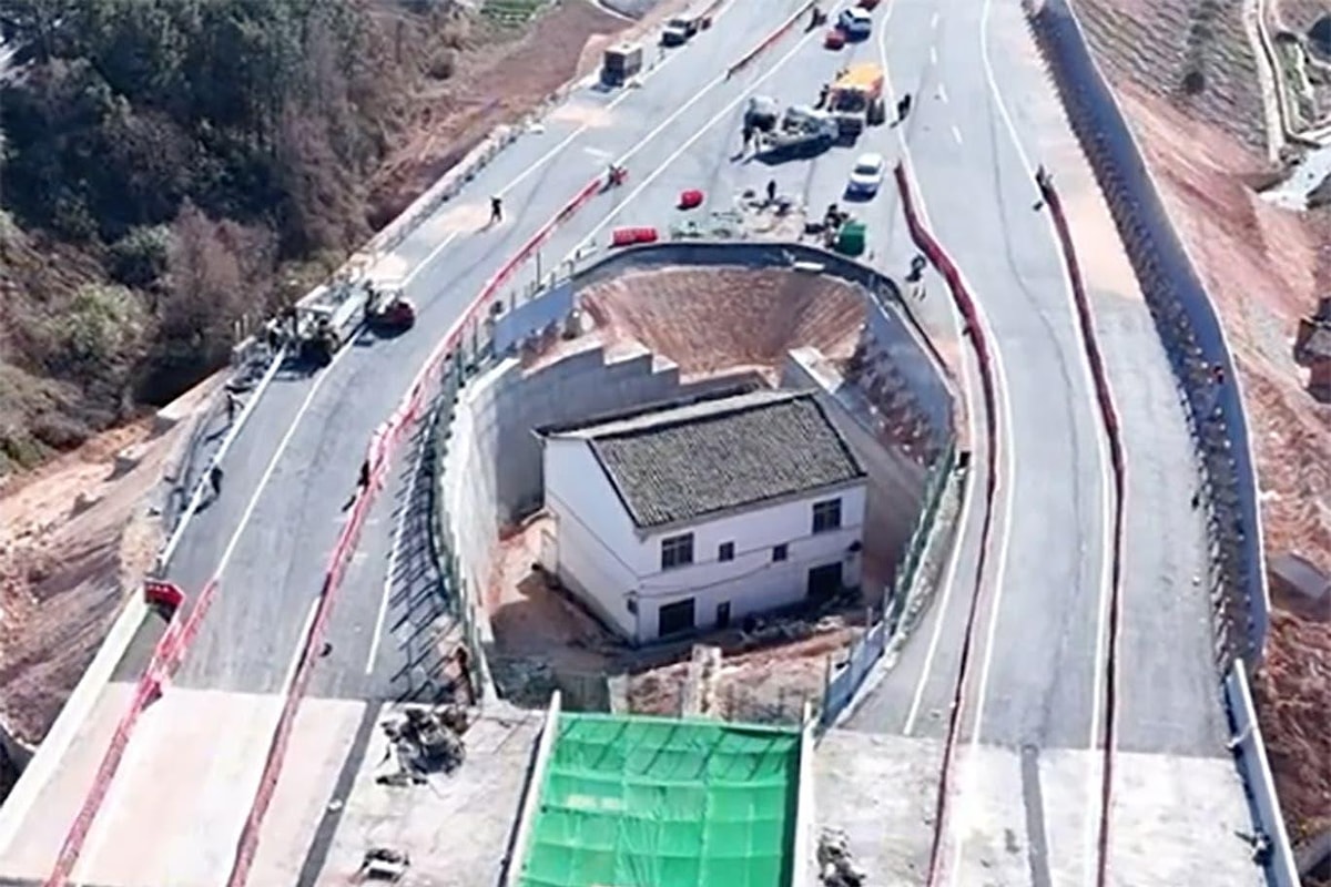İnat uğruna koskoca otoyolu ikiye böldü! Çin'deki o meşhur 'çivi