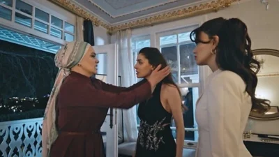 Kızılcık Şerbeti yeni sezon öncesi şok bir ayrılık haberiyle sarsıldı.