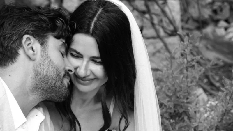 Geçtiğimiz mayıs ayında sessiz sedasız evlenen Nesrin Cavadzade, kocası Kadir