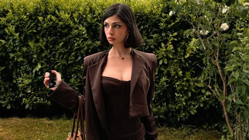 TRT 1'in reyting rekortmeni dizisi Taşacak Bu Deniz'in Fadime'si Zeynep