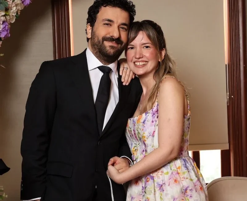Ünlü komedyen Hasan Can Kaya evleniyor! Konuşanlar'ın yıldızı, nişanlısı Duygu