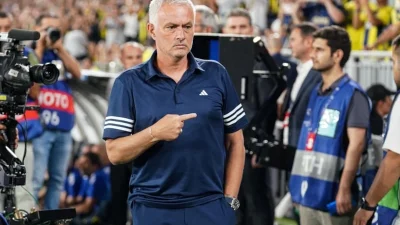 Dünyaca ünlü teknik direktör Jose Mourinho, Fenerbahçe döneminde aldığı cezalar